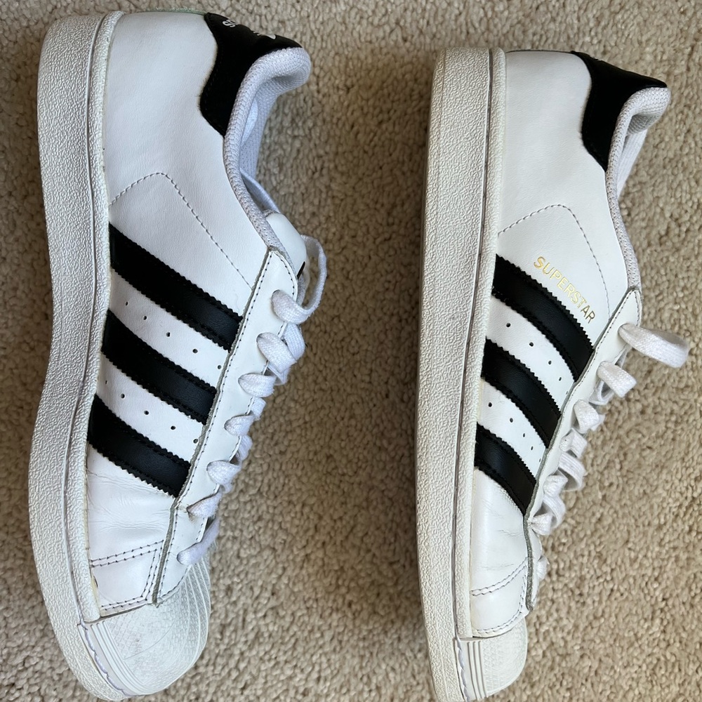Size 8.5 ADIDAS shell toes